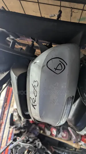 Toyota Ractis Sidemirror