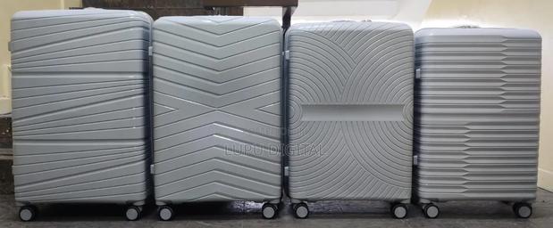 Premium Waterproof Scratch-Resistant Unbreakable Luggage With Pinlock - thumbnail 2