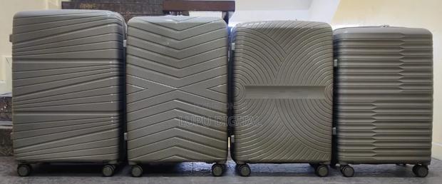 Premium Waterproof Scratch-Resistant Unbreakable Luggage With Pinlock - thumbnail 4