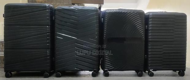 Premium Waterproof Scratch-Resistant Unbreakable Luggage With Pinlock - thumbnail 5