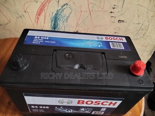 Bosch N90 Maintenance Free Car Battery - main view