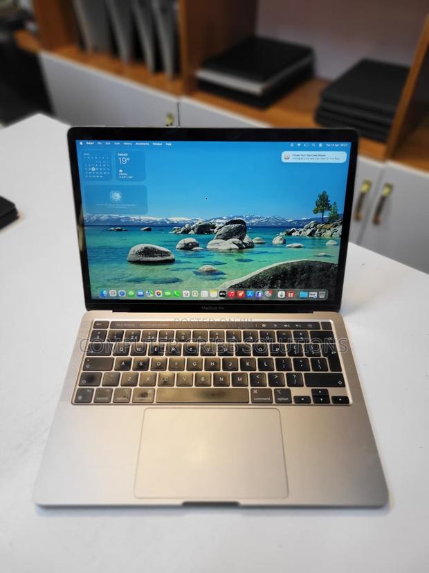 Laptop Apple MacBook Pro 2022 M2 16GB Apple M2 SSD 512GB