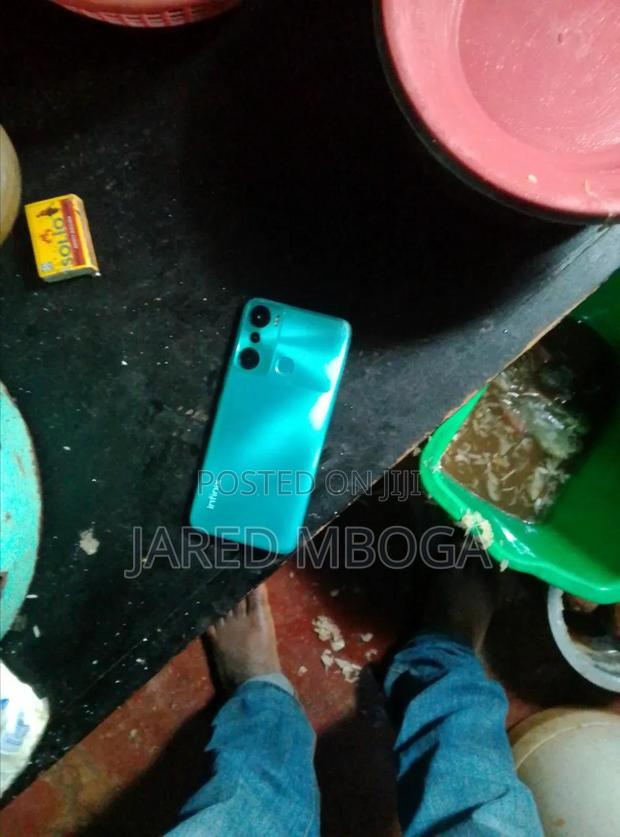Infinix Hot 60i 64 GB Blue - main view