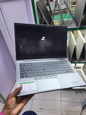 Laptop HP ZBook Firefly 14 G7 16GB Intel Core i7 SSD 256GB