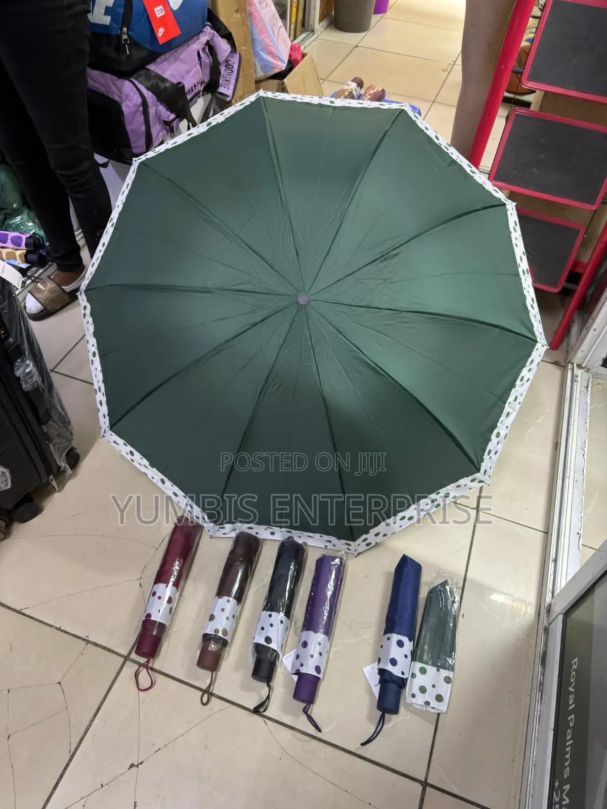 Quality Foldable Portable Big Umbrellas at 450 Only