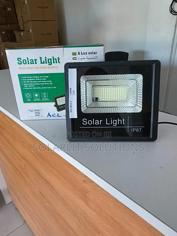 1-1 Acl-Afl 100w Flood Light - main view