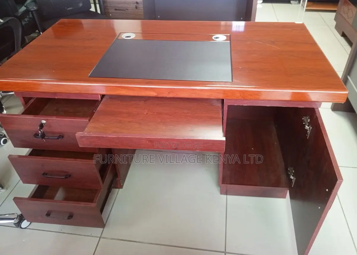 Office Desk;