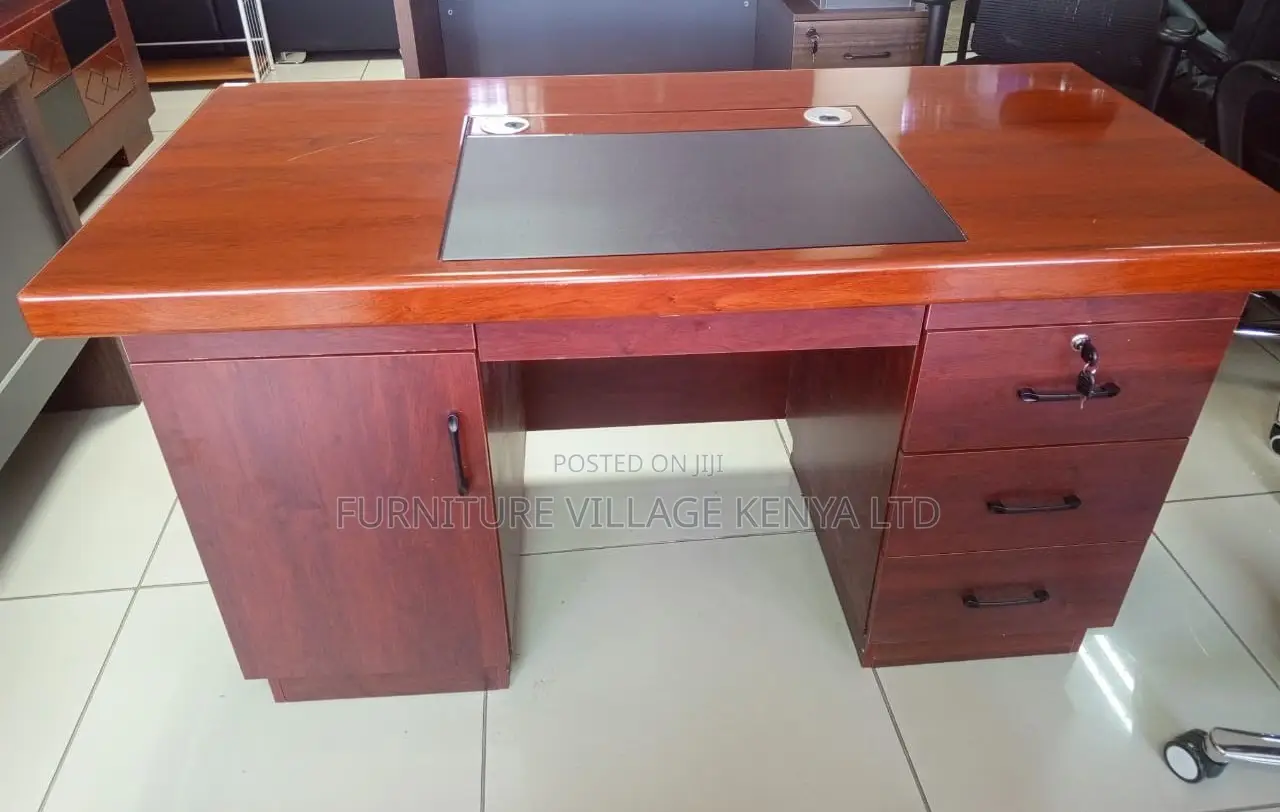 Office Desk;