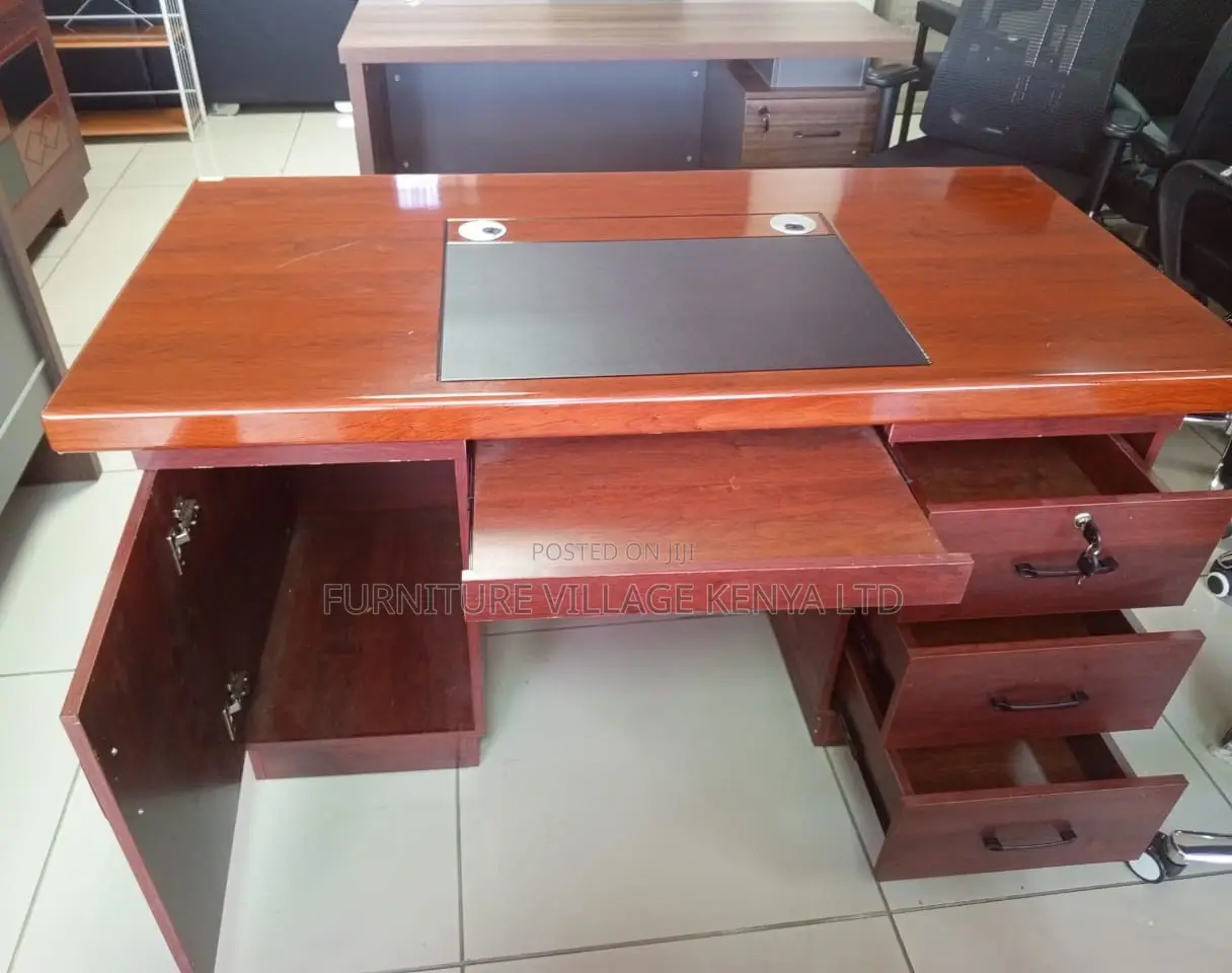 Office Desk;