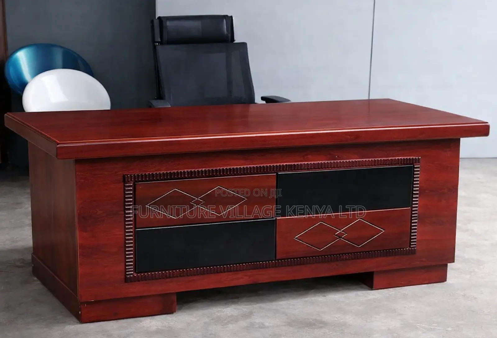 Office Desk;