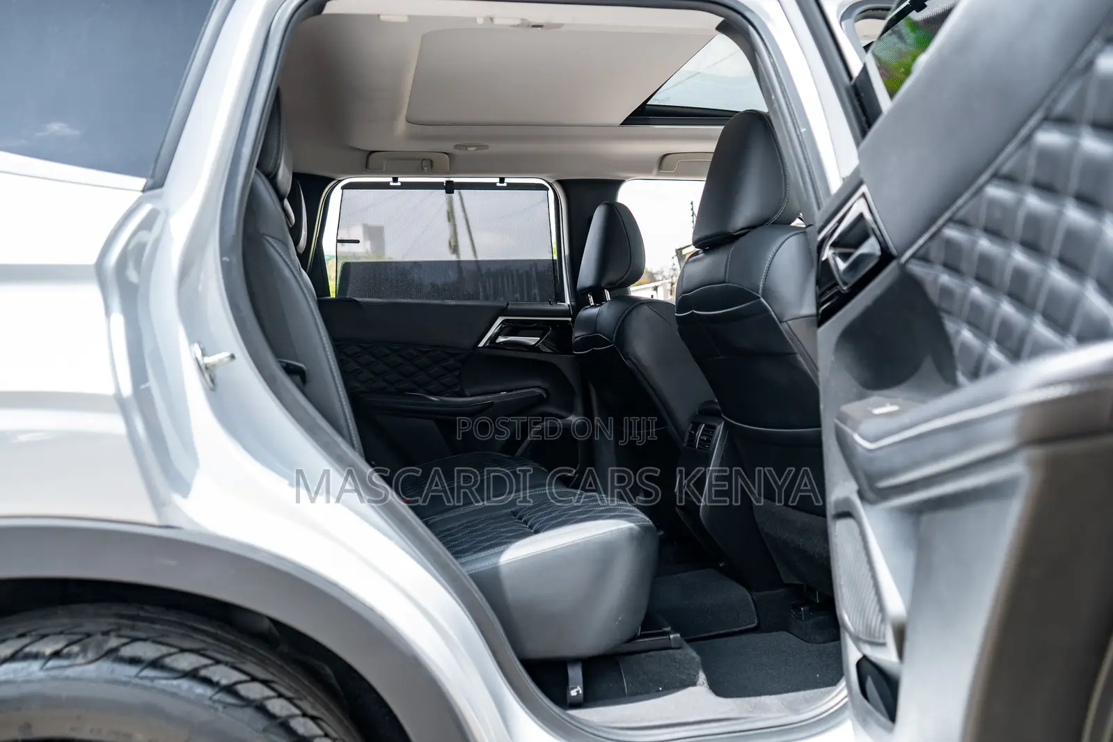 Mitsubishi Outlander 2023 White