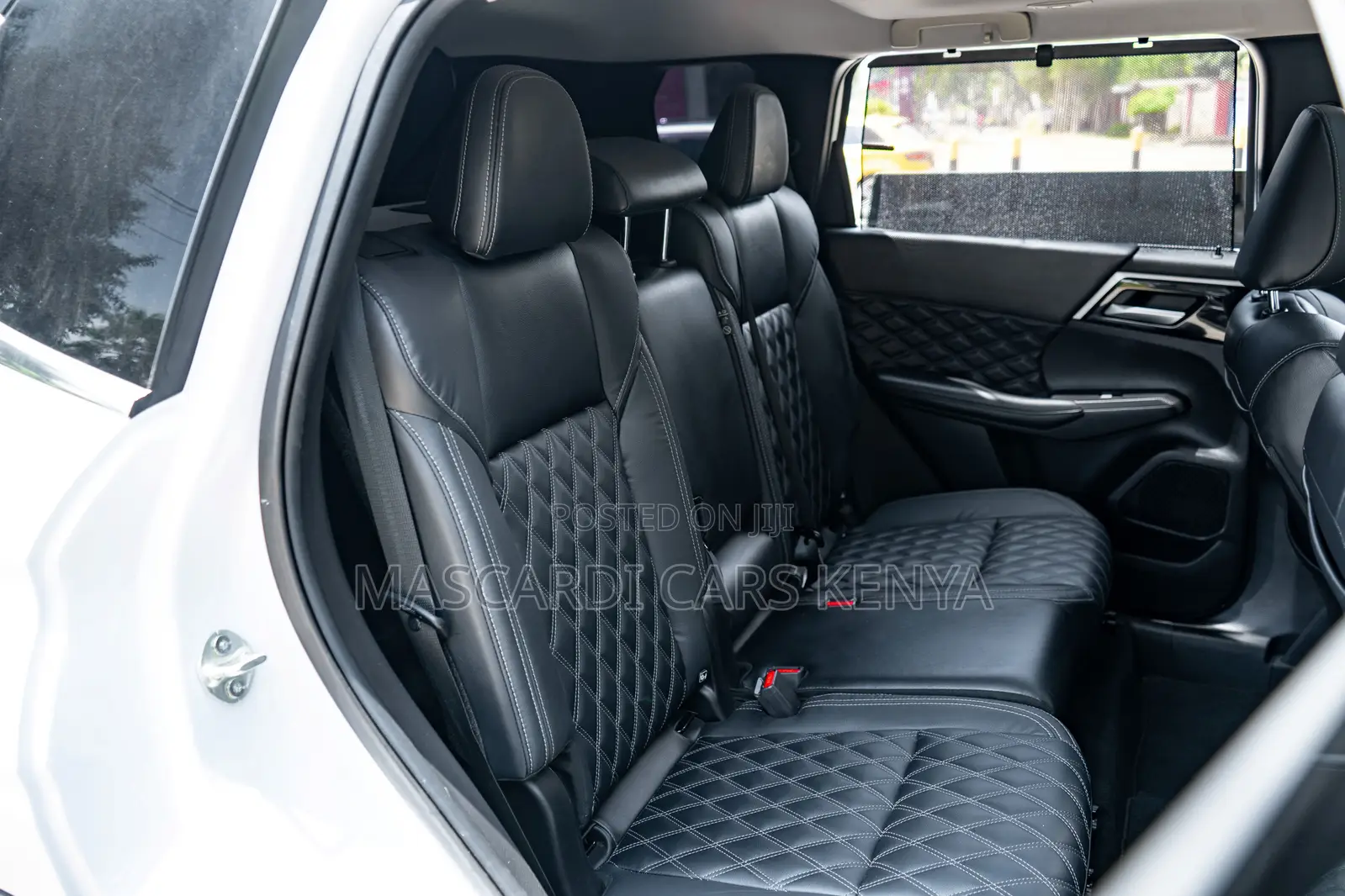 Mitsubishi Outlander 2023 White