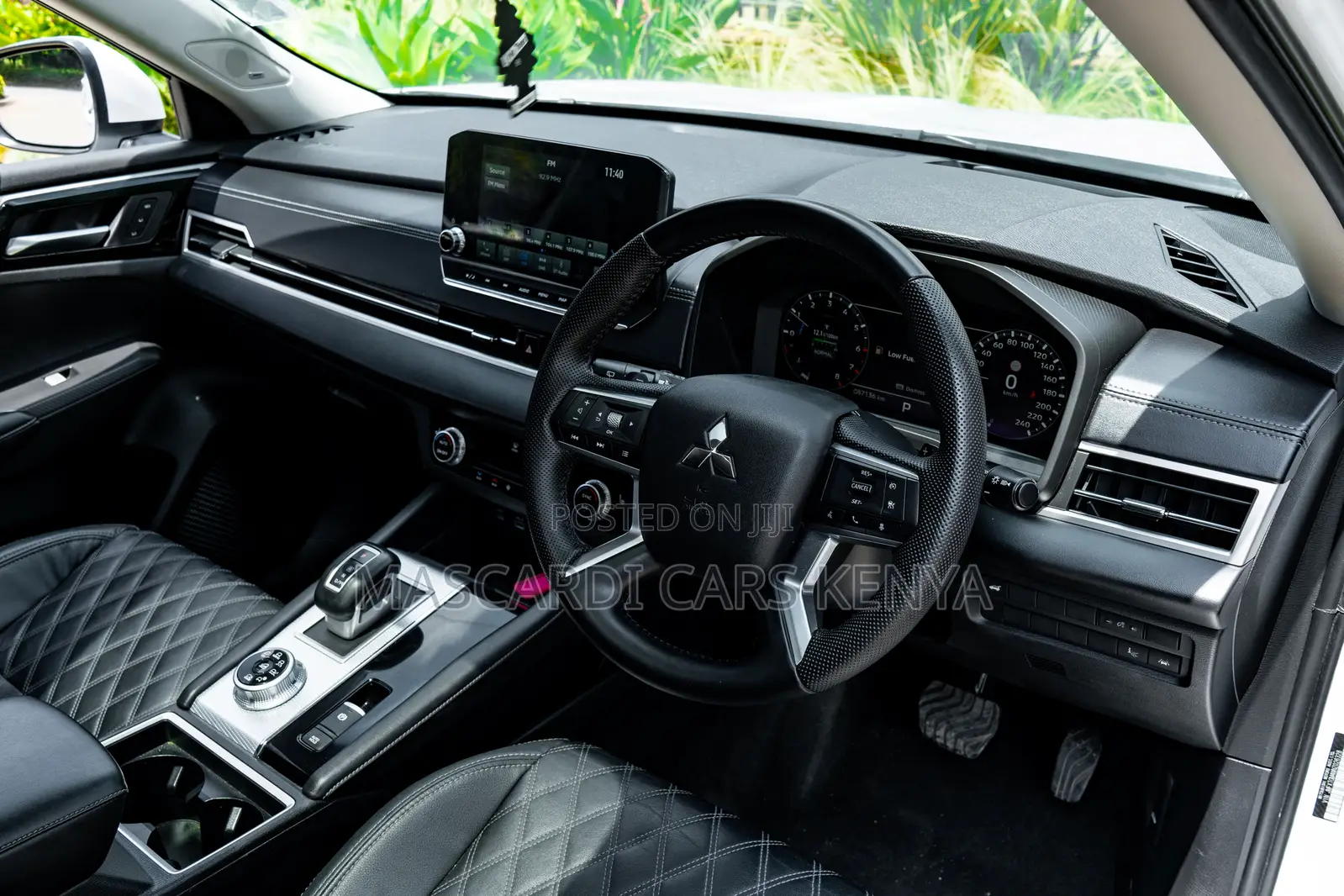 Mitsubishi Outlander 2023 White