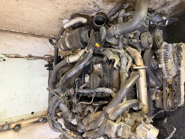 Nissan Navara Complete Engine Yd25 - thumbnail 2