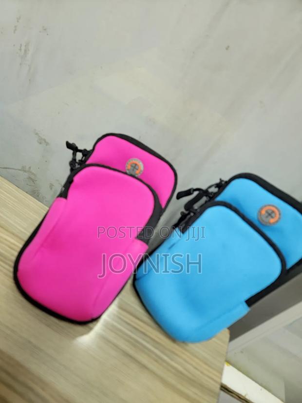 Arm Band Phone Cover - thumbnail 2