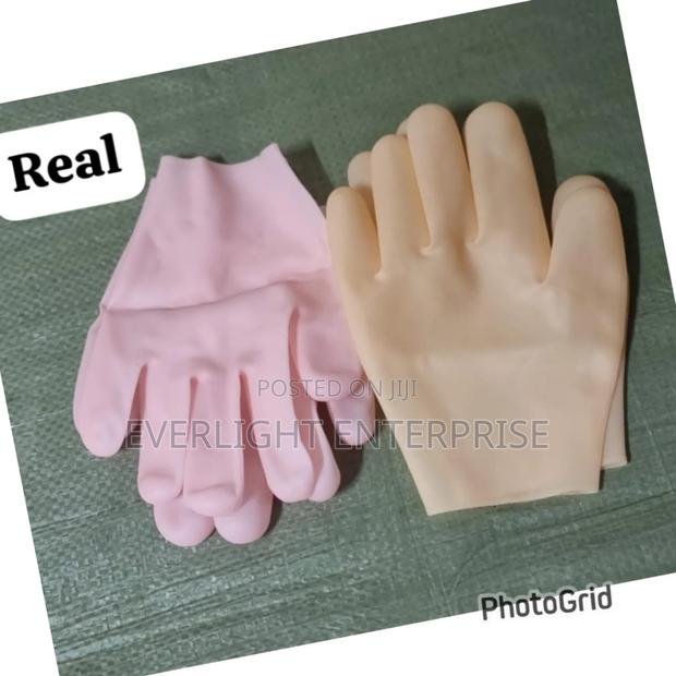 Silicone Moisturizing Hand Gloves