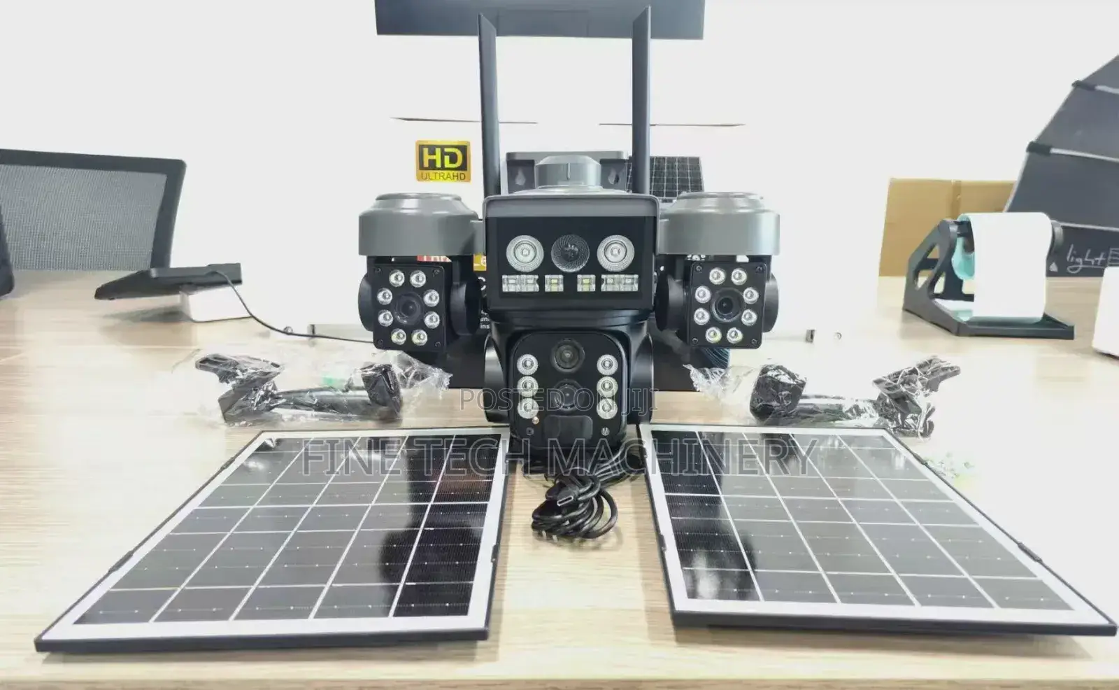 Triple-Lens 4g Solar-Powered Solar Camera