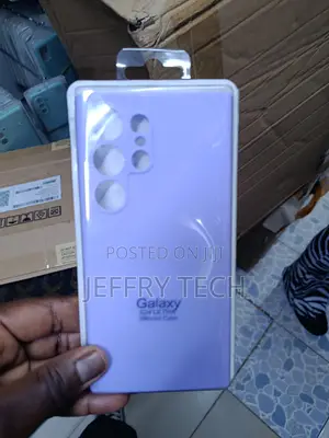 Lavender Silicone Case Designed for the Samsung Galaxy S24 Ultra.