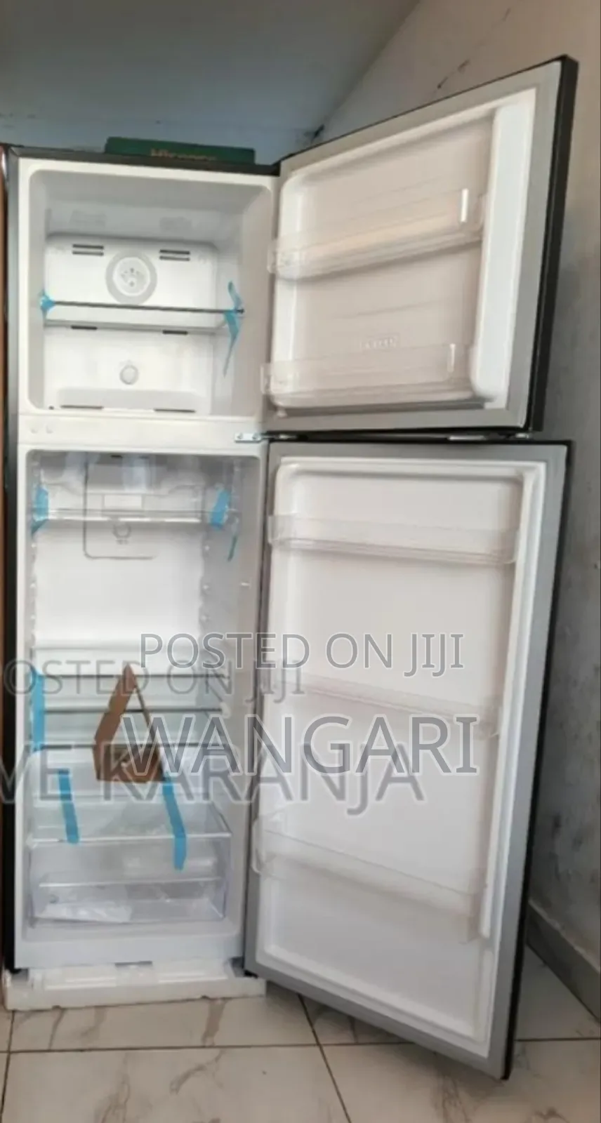Modern Fridge. Von 334l Fridge