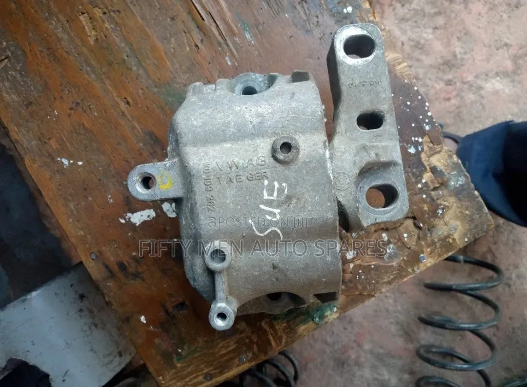 Volkswagen Golf Engine Mounting