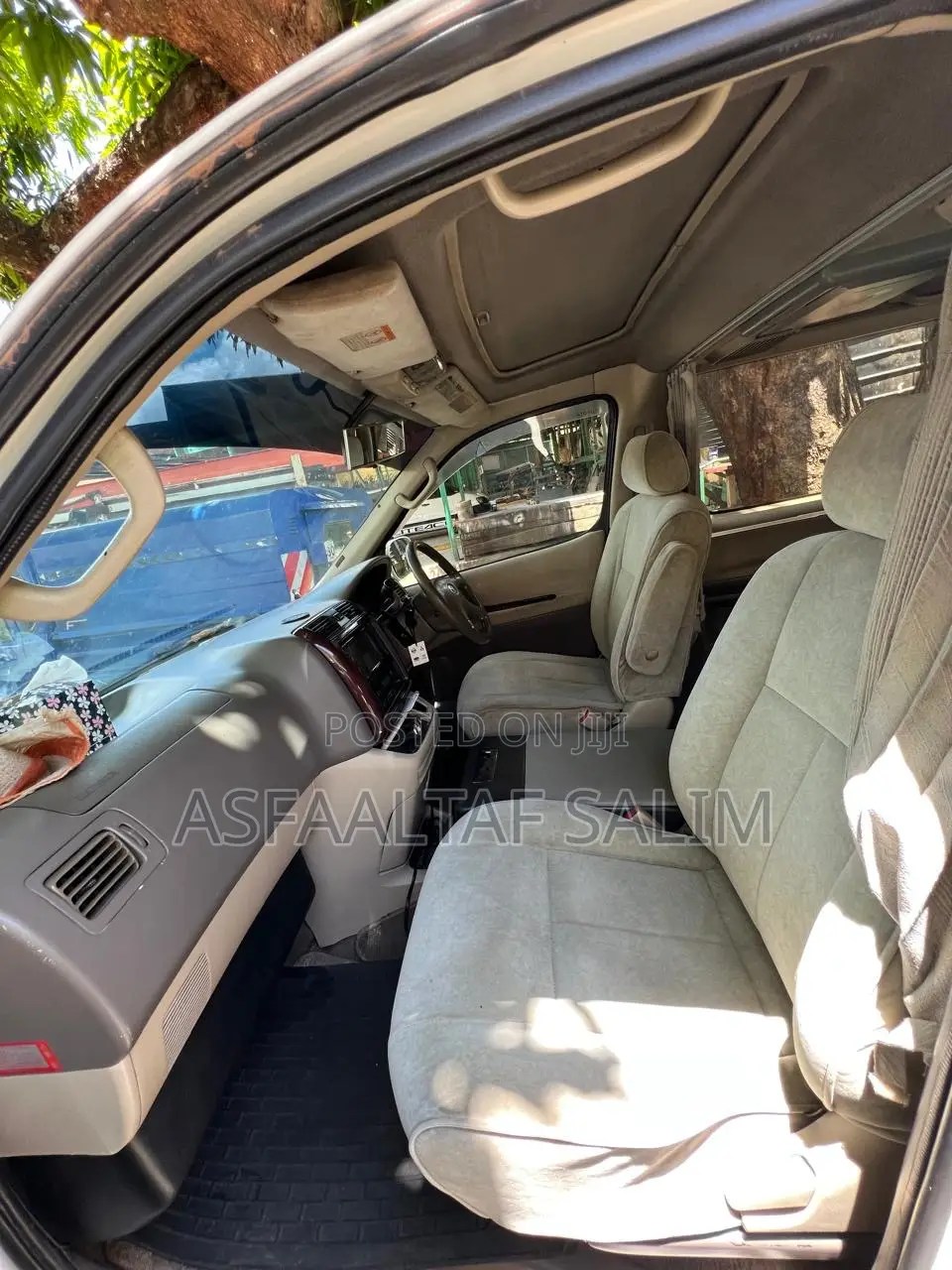 Toyota Grand HiAce 2000 White