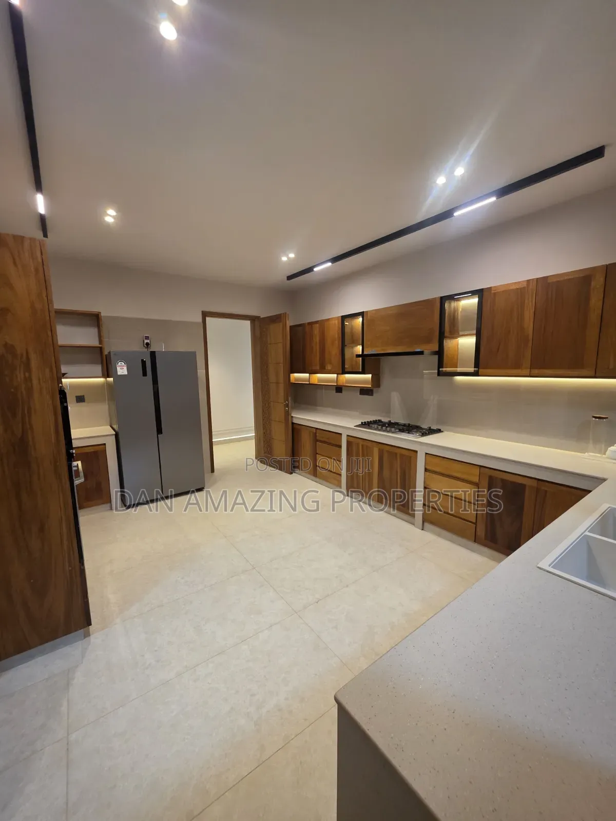 3bdrm Apartment in Nyali Plus Dsq for sale