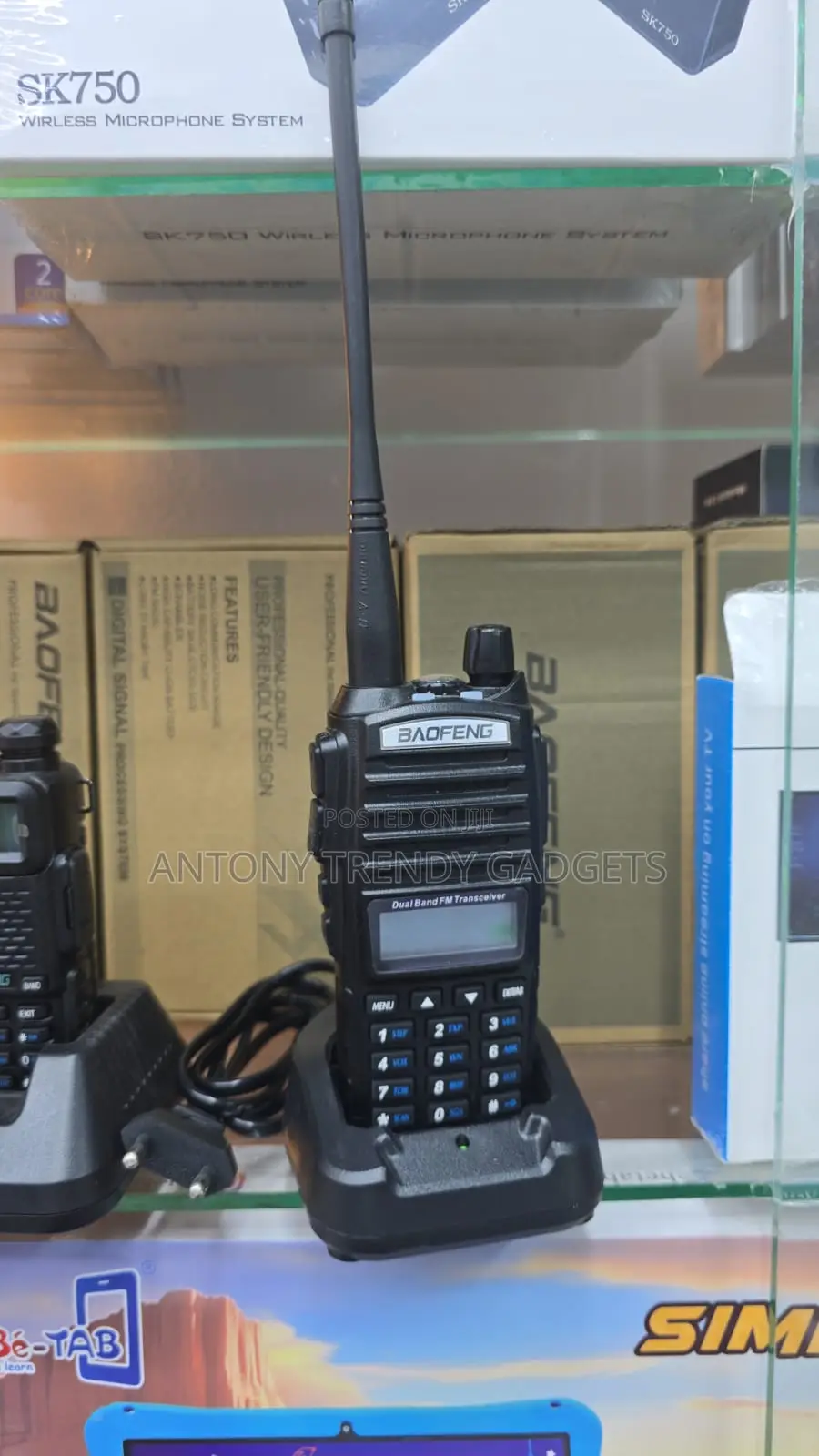 Baofeng Uv-82 Dual-Band Handheld Two-Way Radio, Uv 82 Walkie Talkie