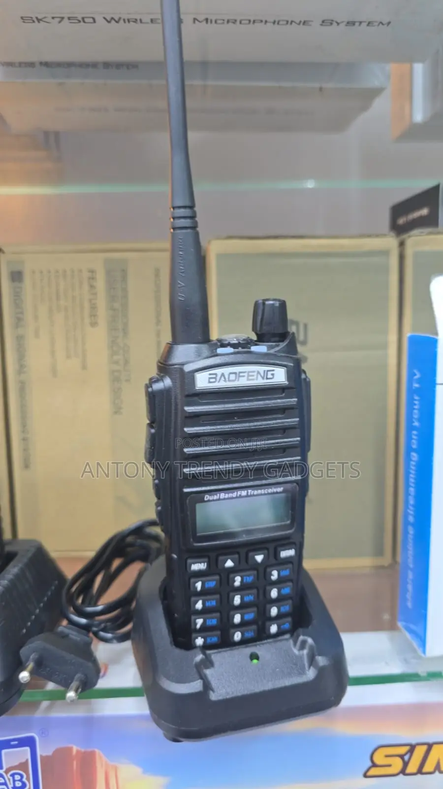 Baofeng Uv-82 Dual-Band Handheld Two-Way Radio, Uv 82 Walkie Talkie