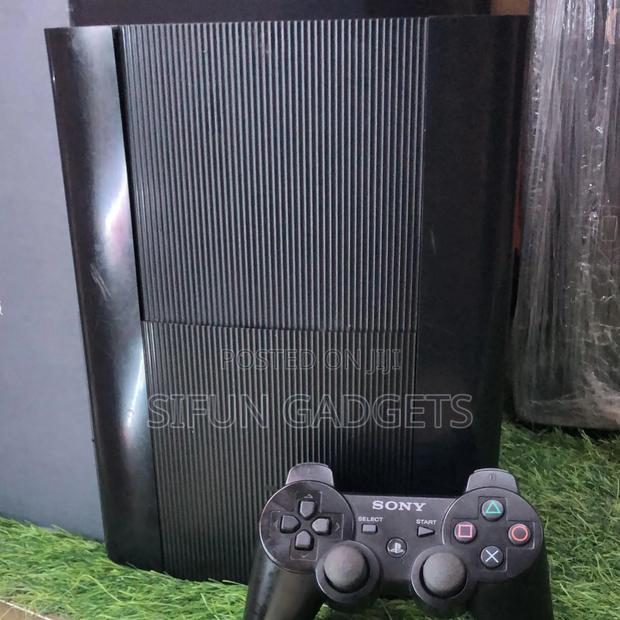 Ps3 Super Slim + 12 Games Chipped + 2 Controllers