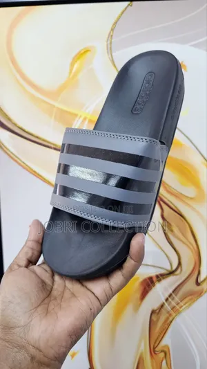 Adidas Adilette Comfort Slides