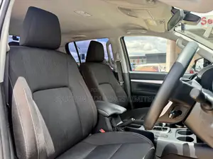 Toyota Hilux 2022 Gold