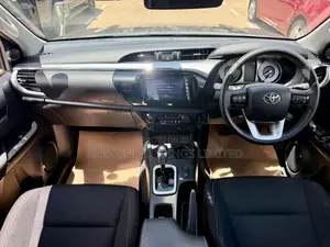 Toyota Hilux 2022 Gold