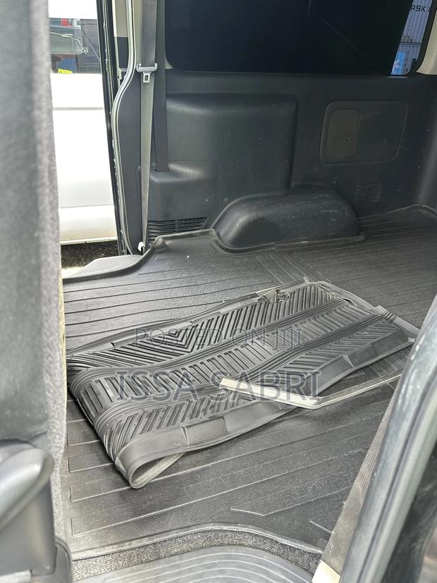 Toyota HiAce 2019 Black - thumbnail 6