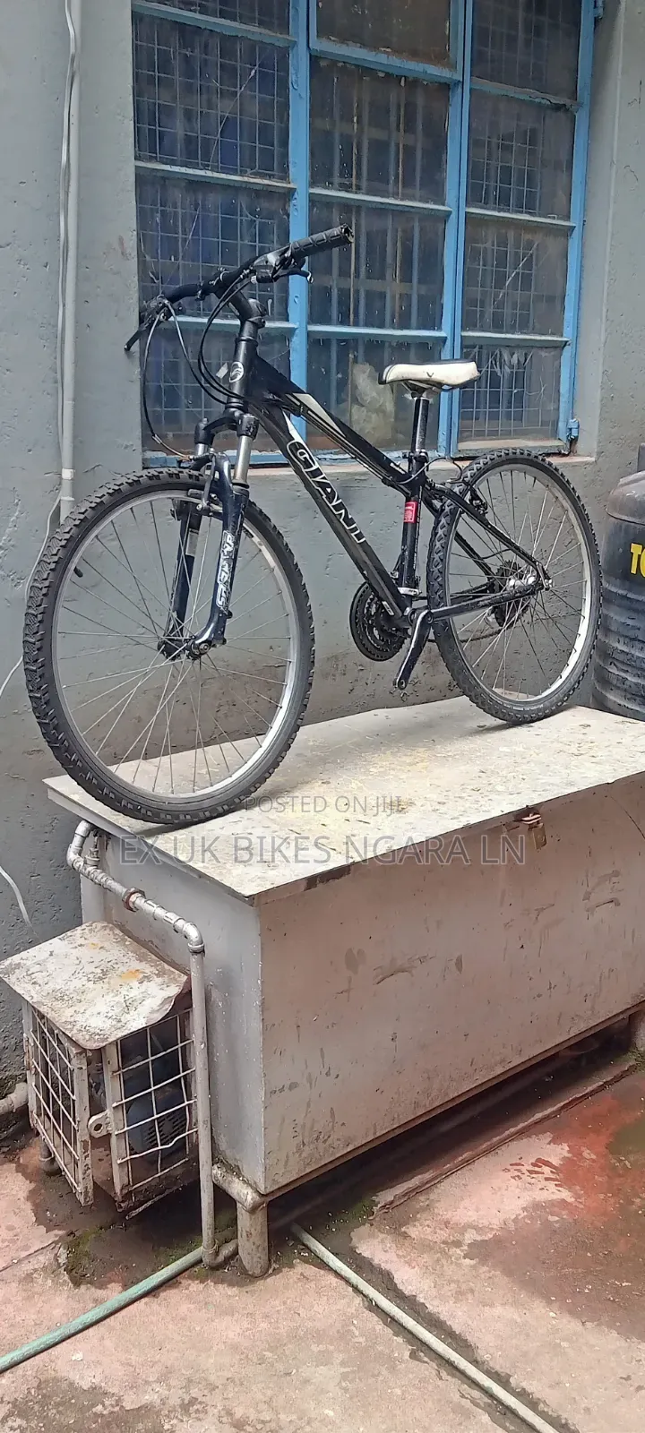 Ex Uk Size 26 Giant Aluminum Small Frame Bicycle
