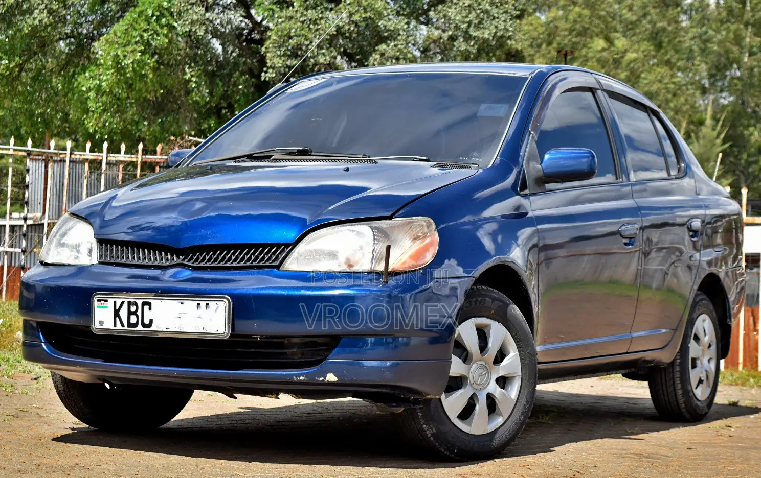 Toyota Platz 2001 Blue