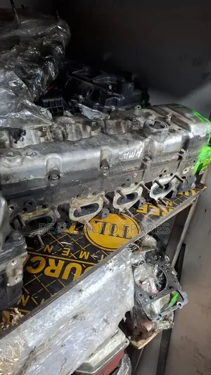 Head 4m42 Mitsubishi Canter
