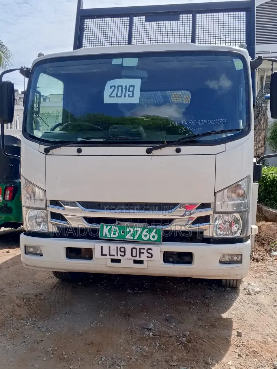 Isuzu Tipper N75