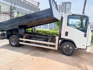 Isuzu Tipper N75