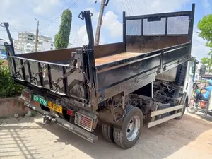Isuzu Tipper N75