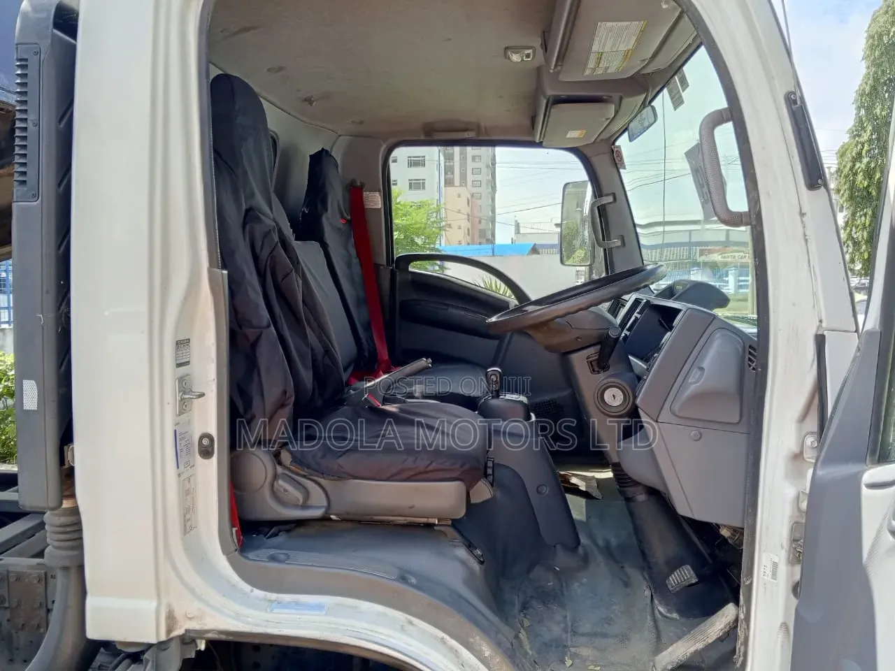 Isuzu Tipper N75