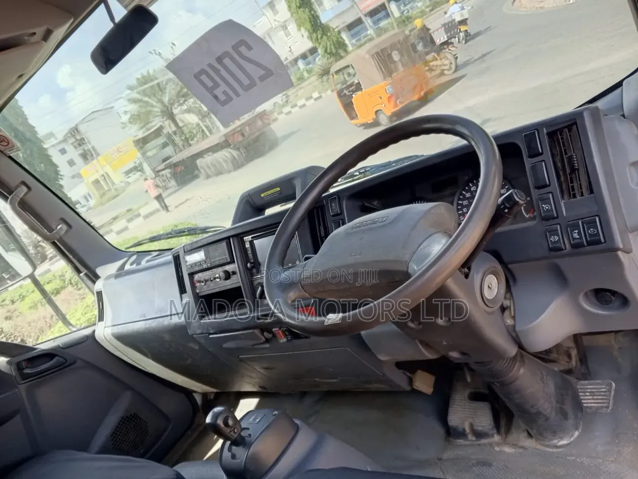 Isuzu Tipper N75