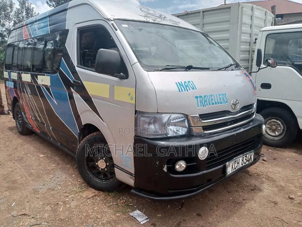 Toyota HiAce 2014 Black