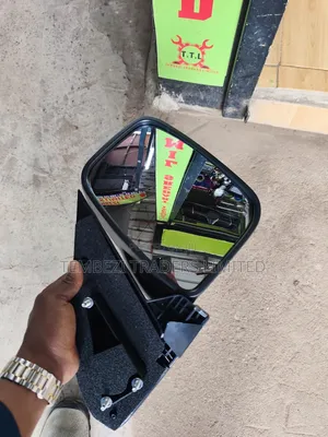 Side Mirror Nv 350