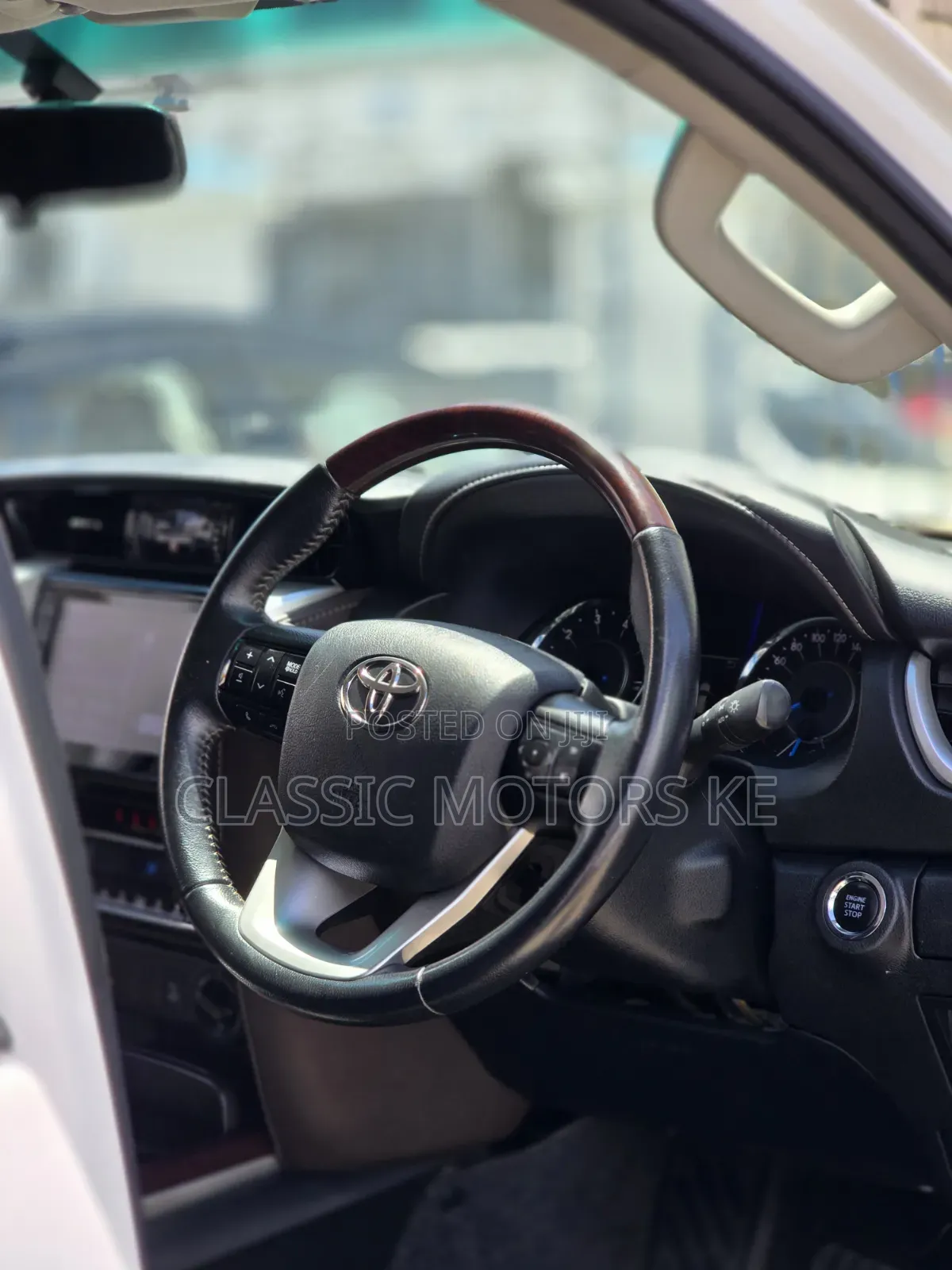 Toyota Fortuner 2.8 D AWD 2019 White