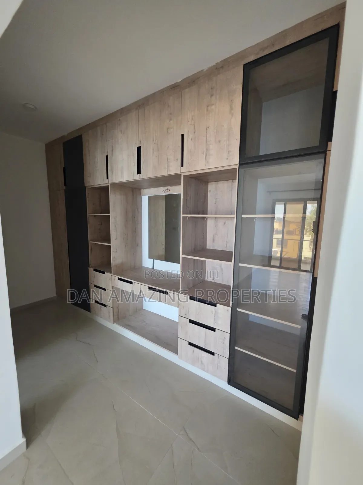 3bdrm Apartment in Nyali Plus Dsq for sale
