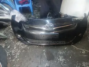Toyota Ractis Nosecut 2010–2015 Original Ex-Japan