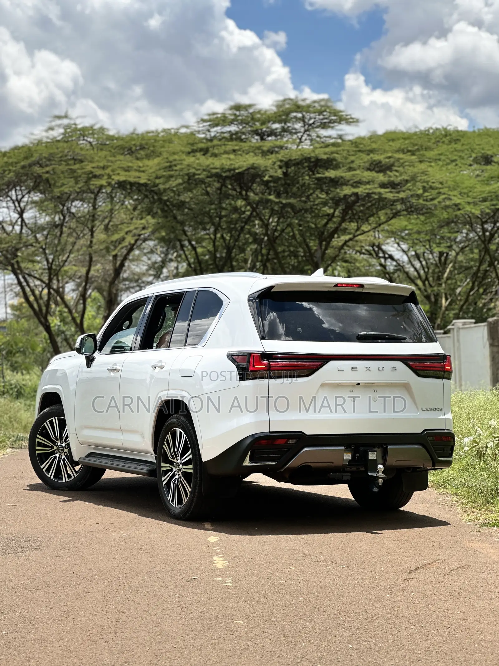 Lexus LX LX 600 2023 White