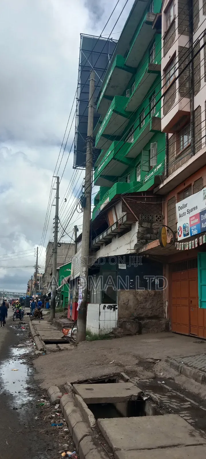 Commercial Buiding in Tassia on Outering Road