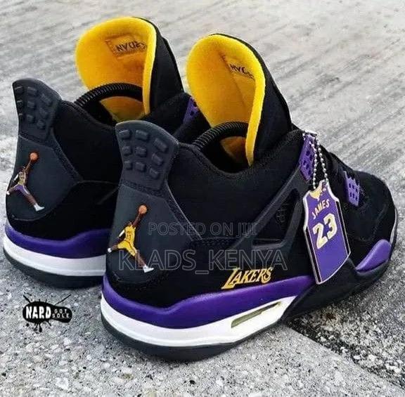 Air Jordan 4