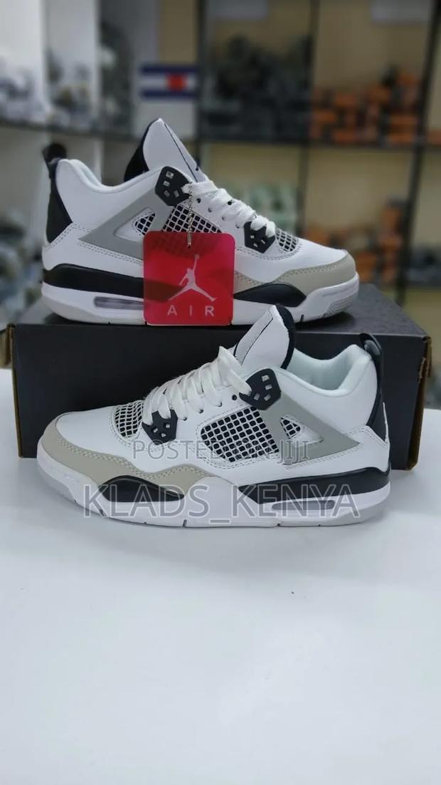 Air Jordan 4 - thumbnail 8